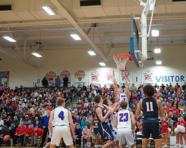 Linton-Stockton Miners and Terre Huate North Patriots battle during the 2020 Classic.